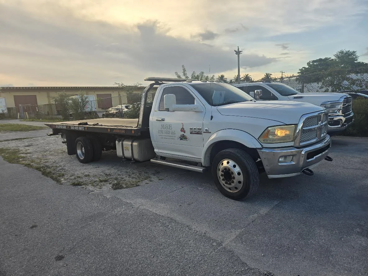 Cash 4 Junk Cars Miami white flatbed tow truck ready for vehicle pickup